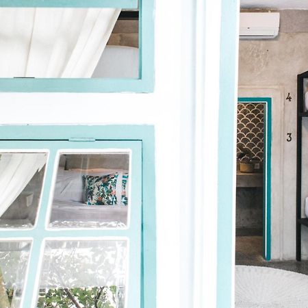 Kosta Hostel Seminyak Екстериор снимка