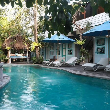 Kosta Hostel Seminyak Екстериор снимка