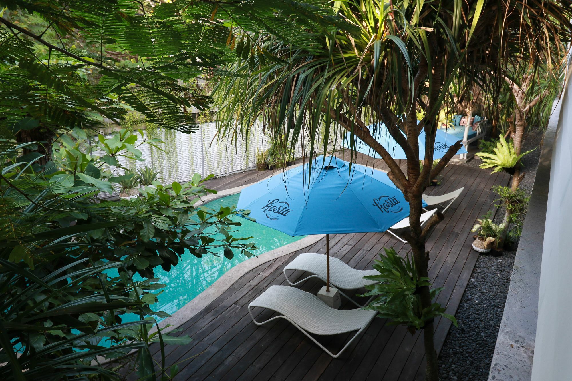 Kosta Hostel Seminyak Екстериор снимка