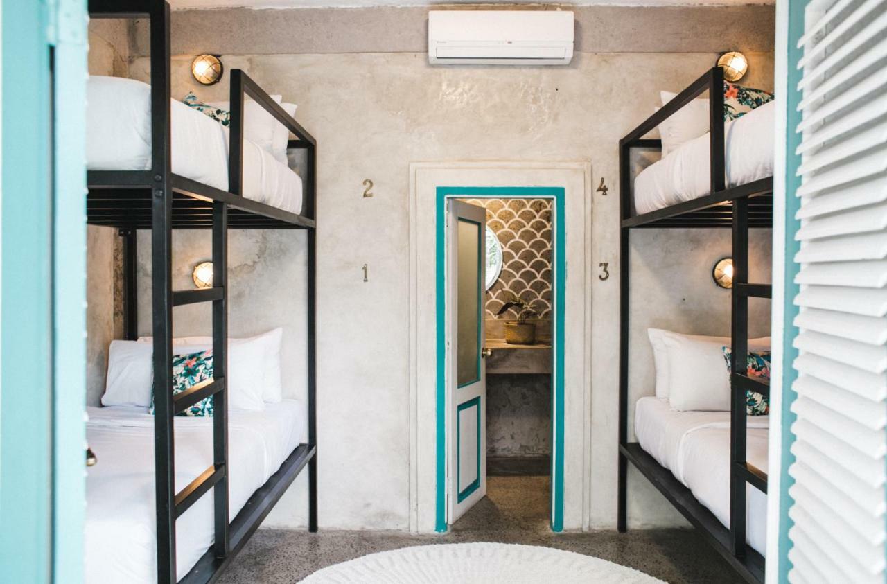 Kosta Hostel Seminyak Екстериор снимка