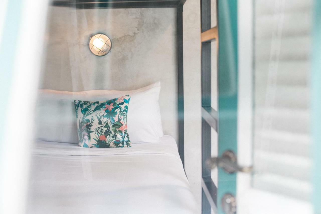 Kosta Hostel Seminyak Екстериор снимка