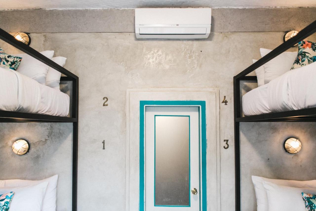 Kosta Hostel Seminyak Екстериор снимка