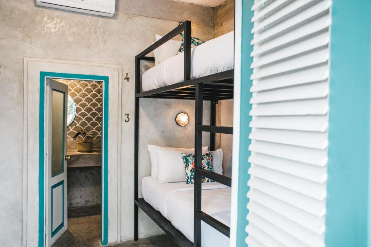 Kosta Hostel Seminyak Екстериор снимка